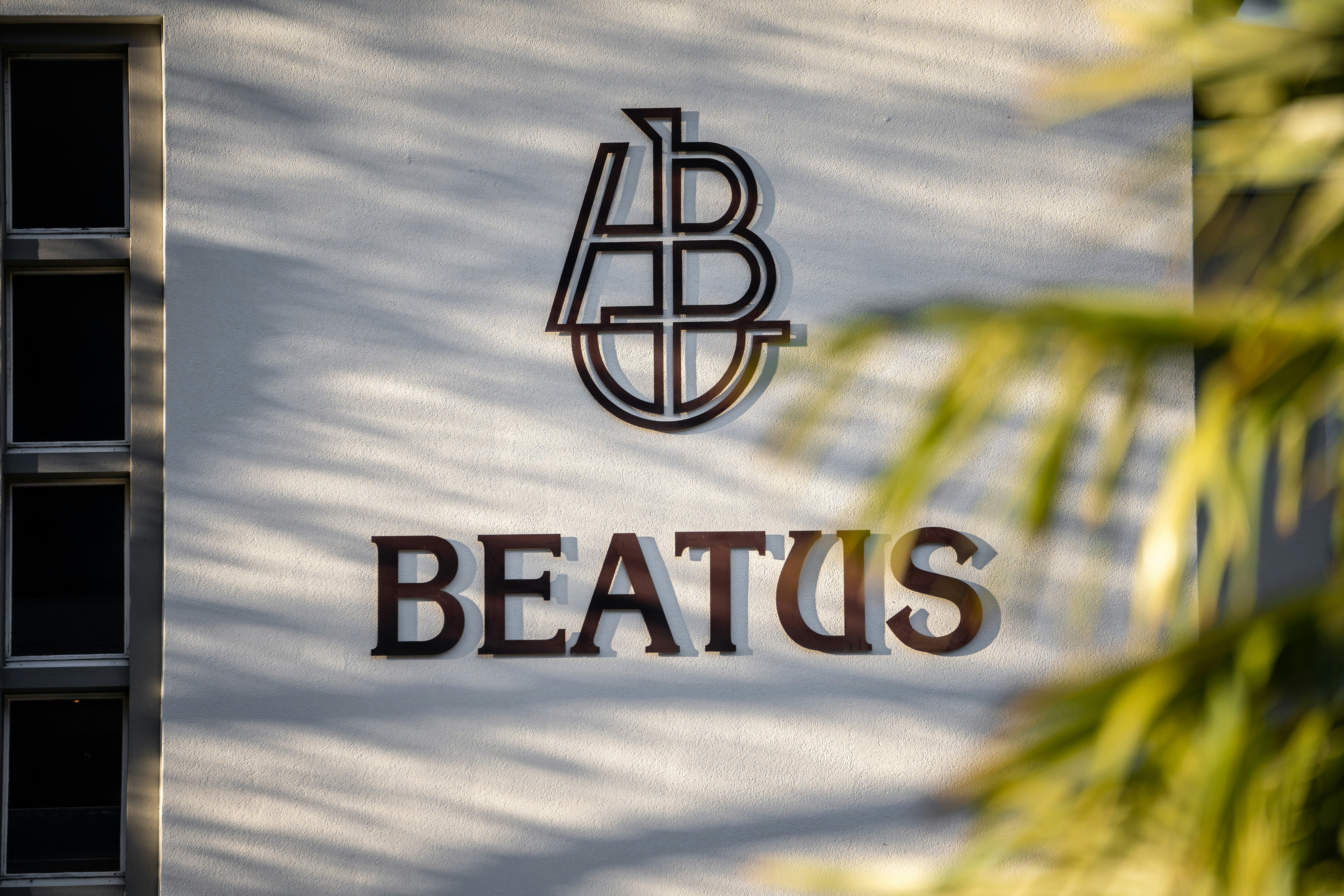 Beatus Logo Fassade