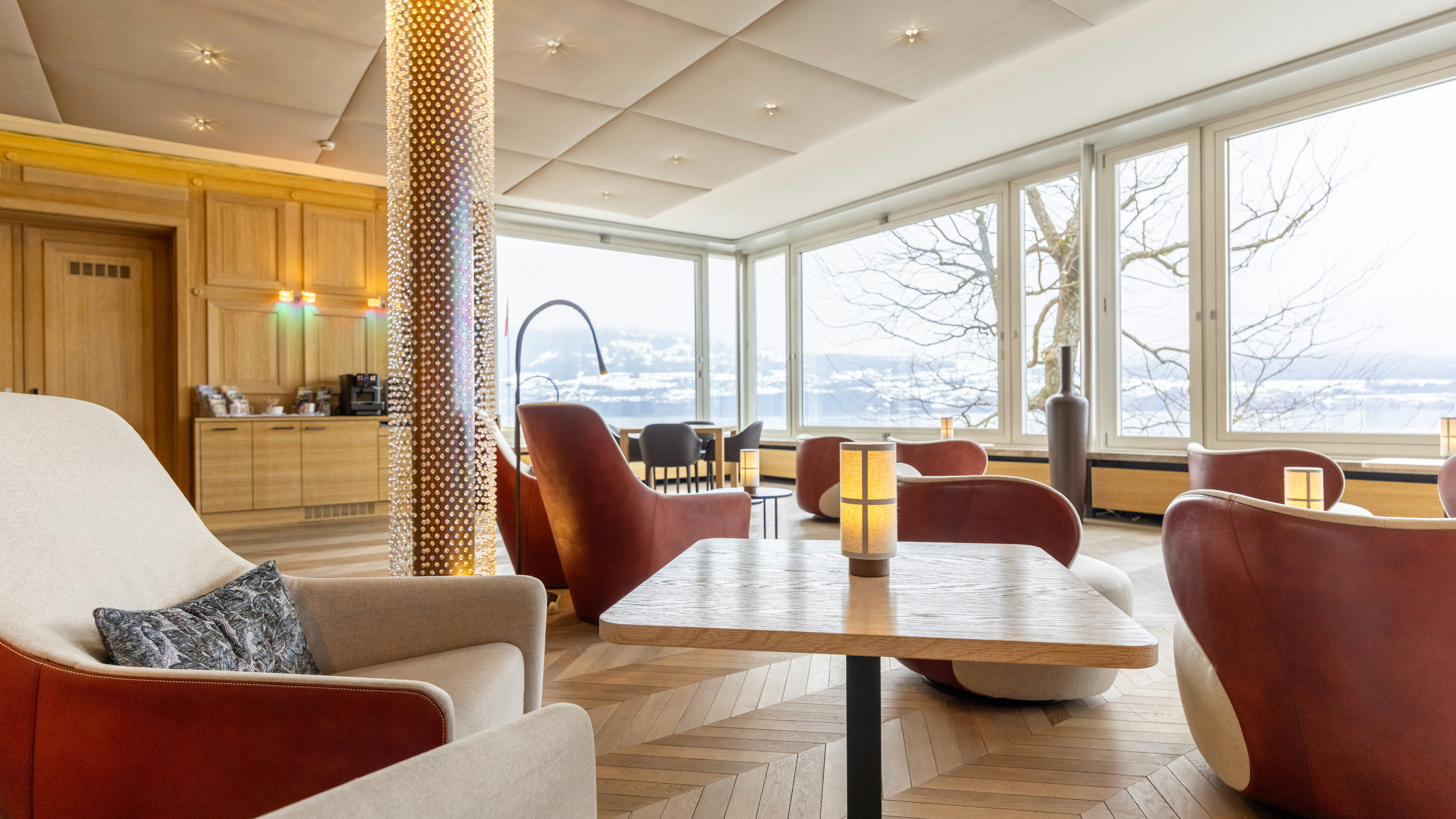 Panoramahalle Panoramahalle mit Ausblick auf den Thunersee