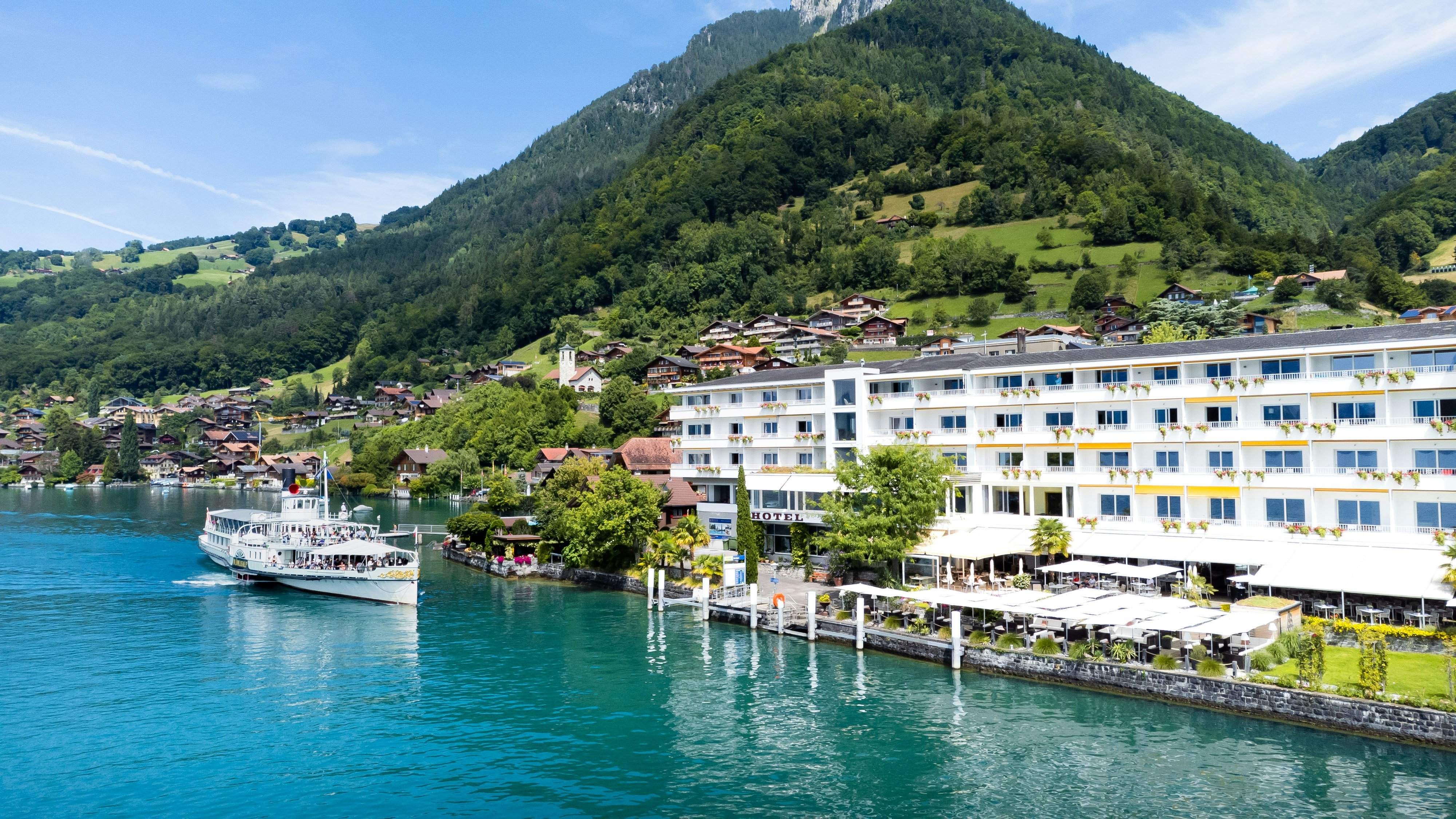 Blüemlisalp Dampfschiff und Hotel BEATUS