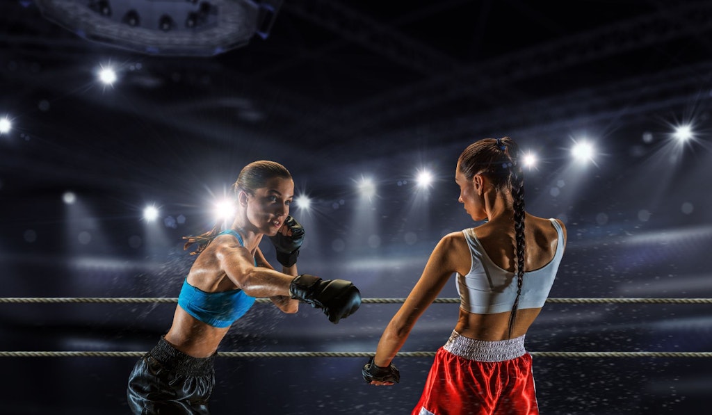 2 female boxers in the ring