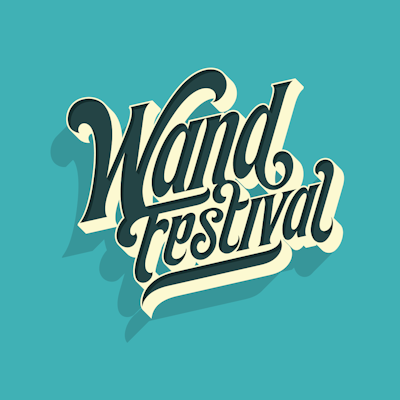 Logo des Wand Festivals Chur auf blauem Hintergrund