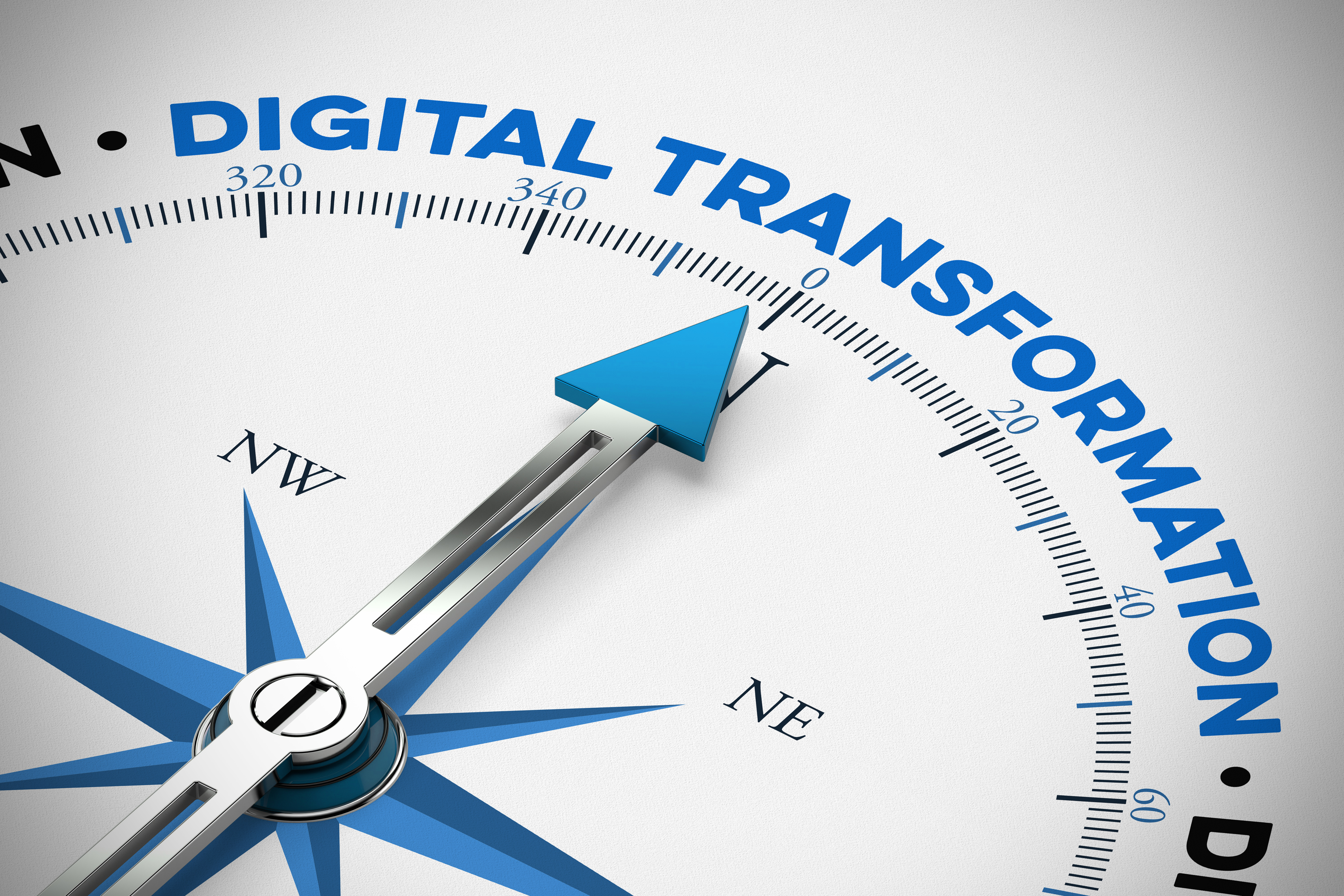 Pfeil eines Kompasses, der in Richtung digitale Transformation weist