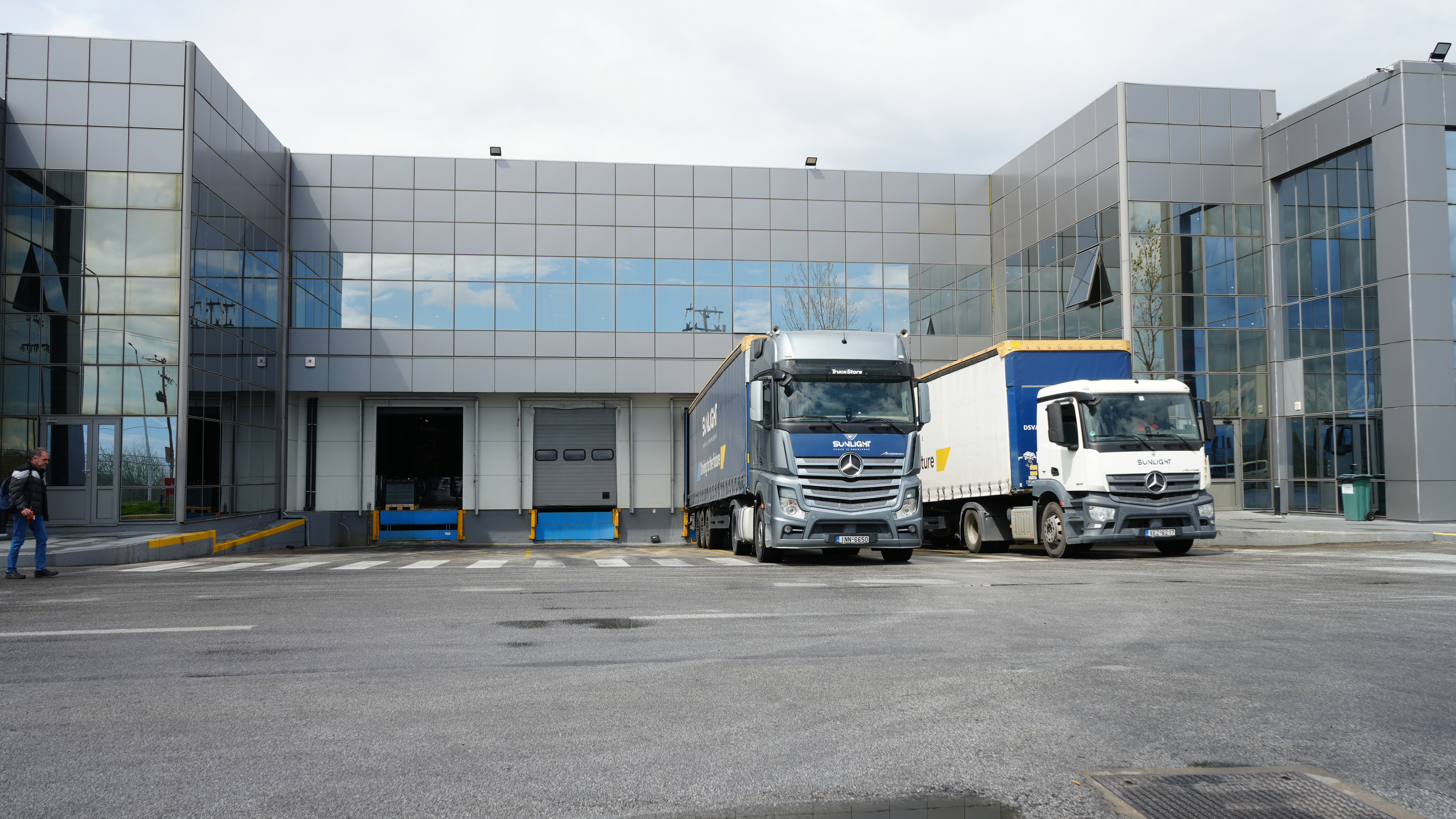 Sunlight Group Industrial Complex - Loading