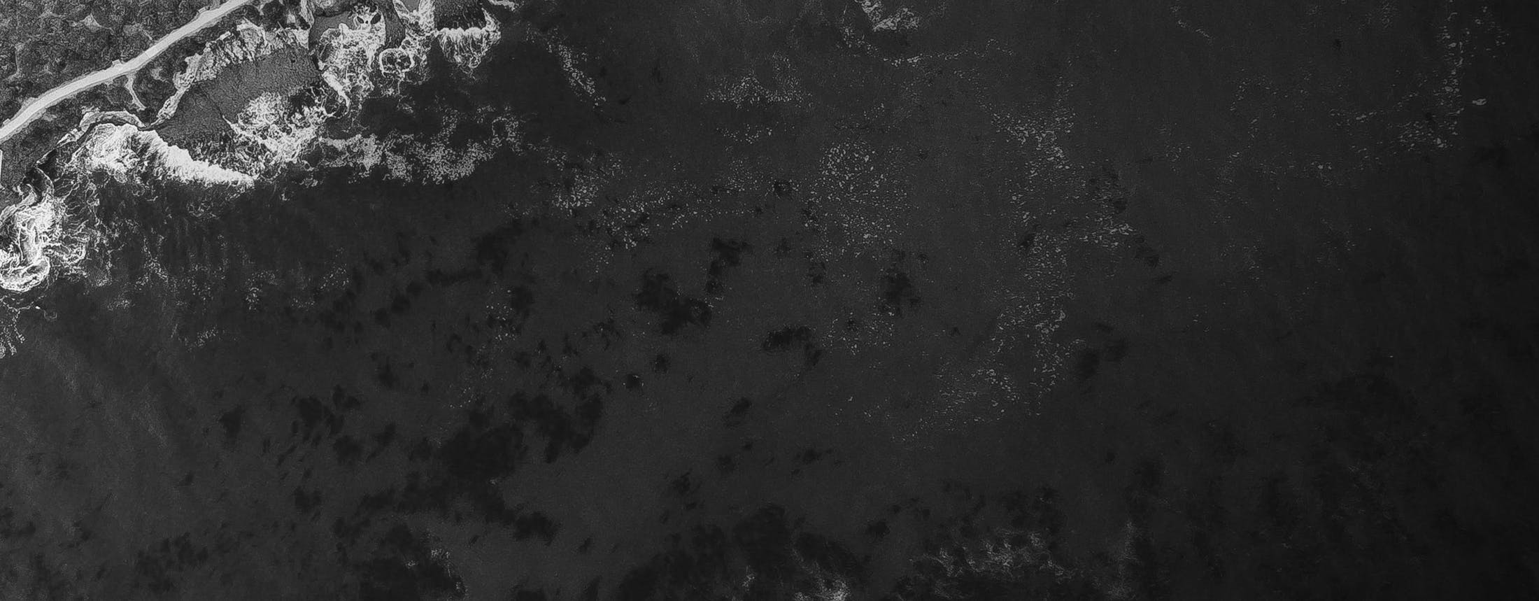 background imagery of ocean waves