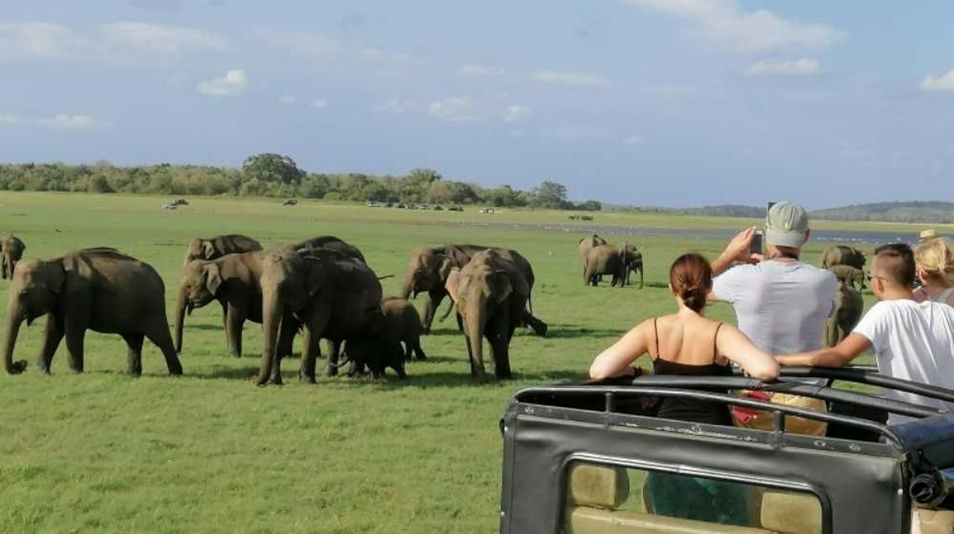 10 Days Sri Lanka Tour Package – Beaches, Culture & Wildlife Adventure