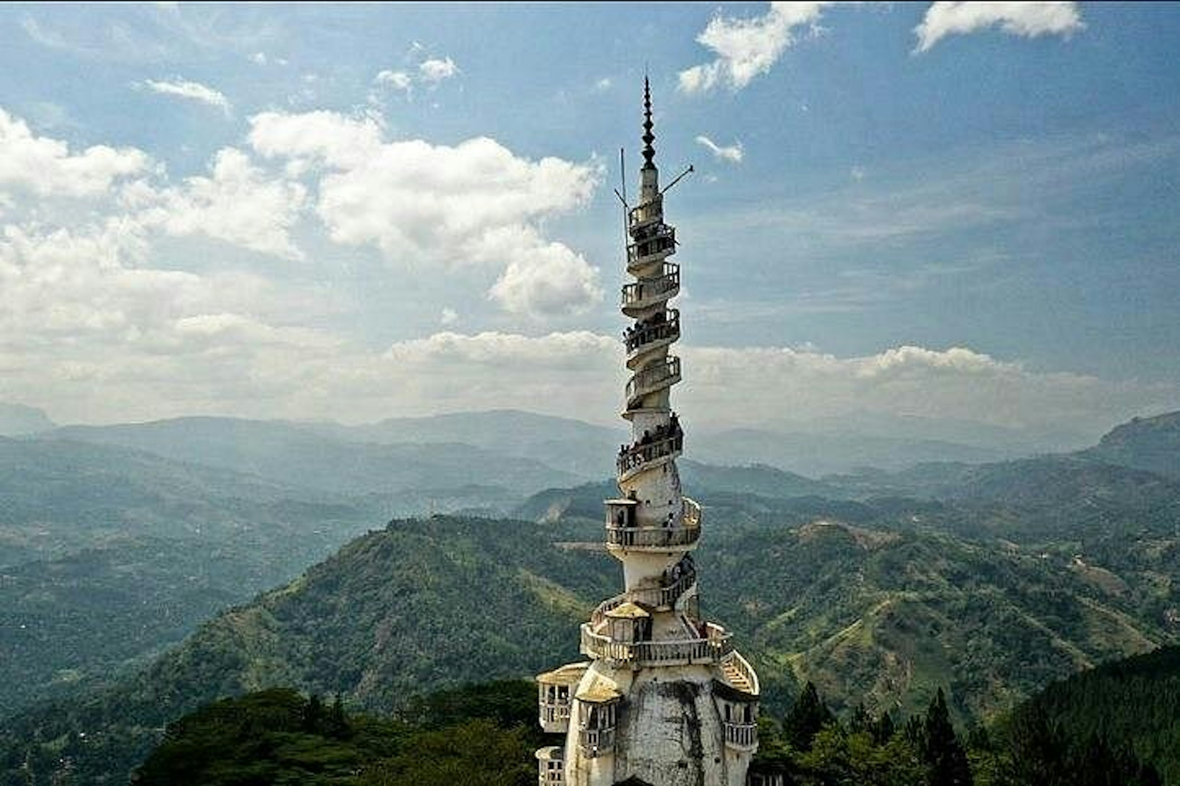  8-Day Sri Lanka Tour Package: Pinnawala, Kandy, Ambuluwawa, Kitulgala, Nuwara Eliya, Ella, Sigiriya & Minneriya
