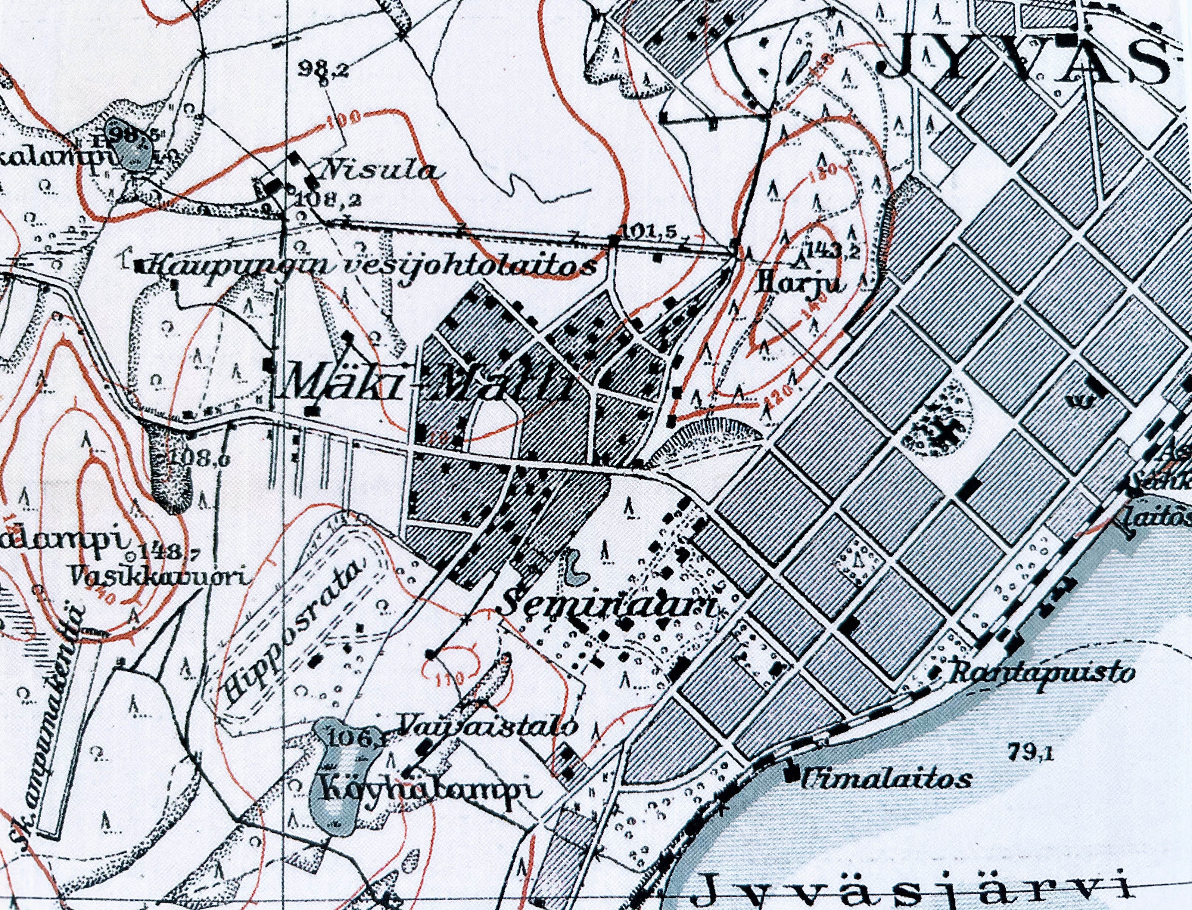 Mäki-Matin asutusta esittävä ote Jyväskylän kaupungin kartasta vuodelta 1923. Keskellä Mäki-Mattia näkyy tyhjä torialue, jonne päätettiin rakentaa Cygnaeuksen koulu.