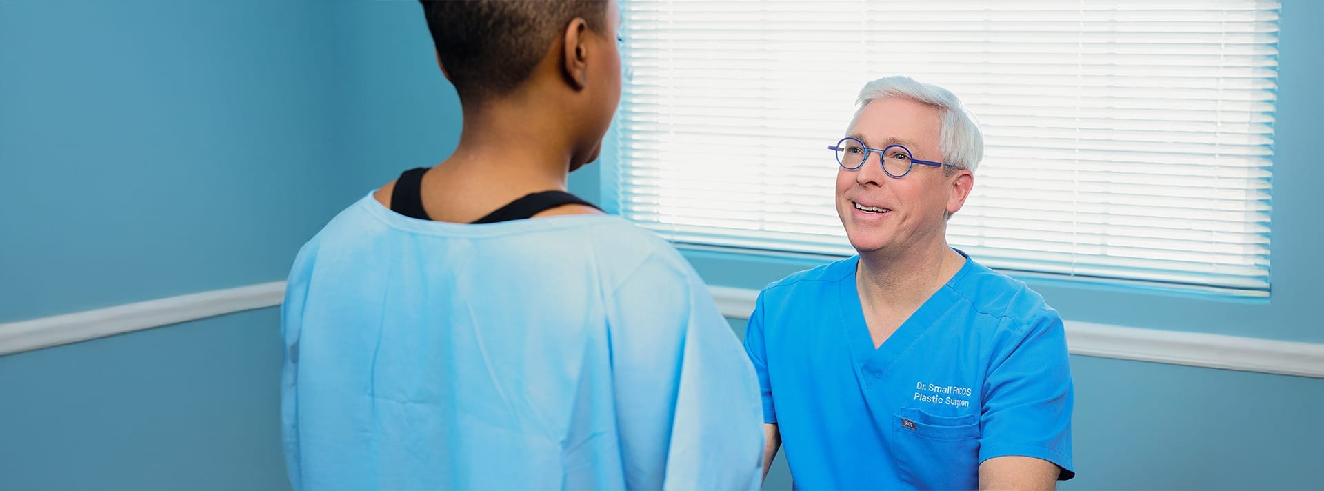 patient talking to doctor