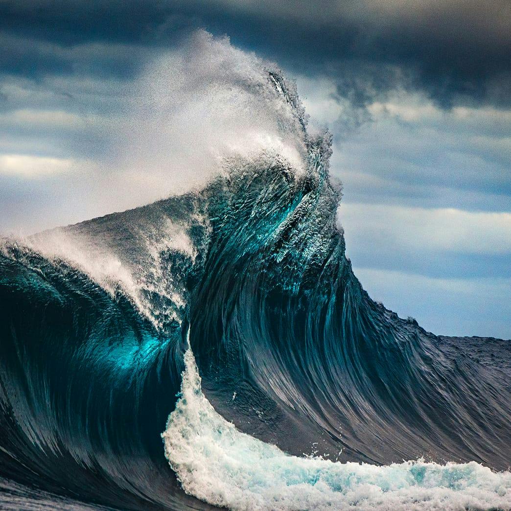 big ocean wave