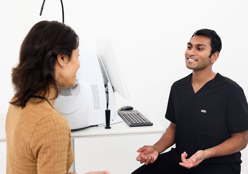 patient talking to a nurse