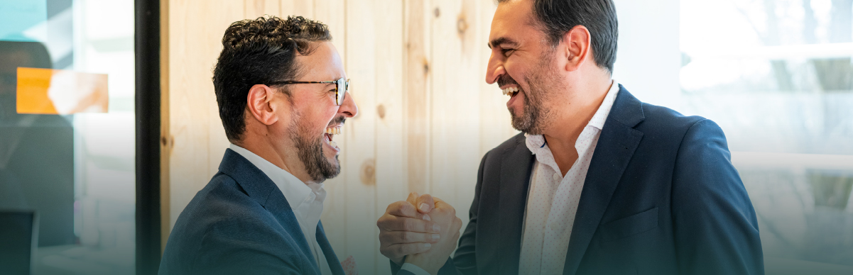 People Shaking Hands Smiling Pictures