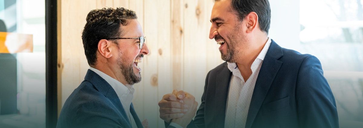 People Shaking Hands Smiling Pictures