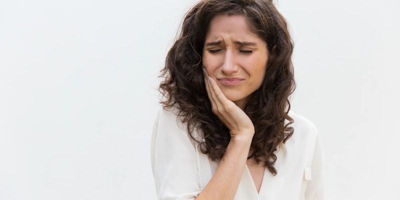 Doença de Behçet: sintomas, diagnóstico e tratamento da condição autoimune