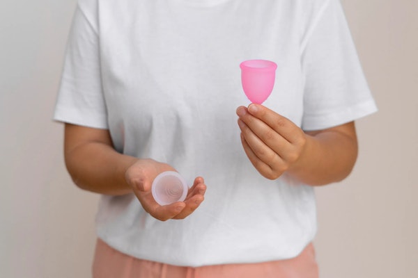 Coletor menstrual: Tipos, beneficios e como usar