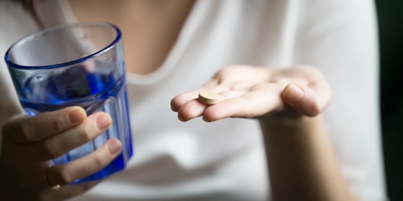 Aciclovir: para que serve, contraindicações e bula