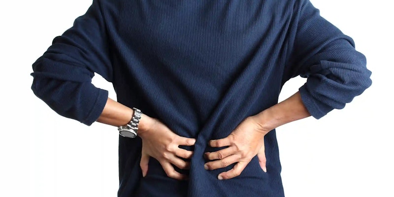 Cálculo renal: Sintomas, como expelir e mais