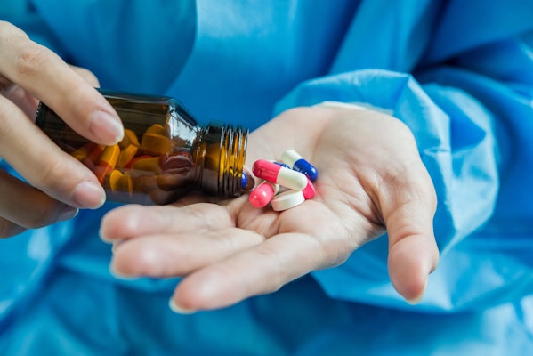 Meloxicam: Para que serve, efeitos colaterais e bula