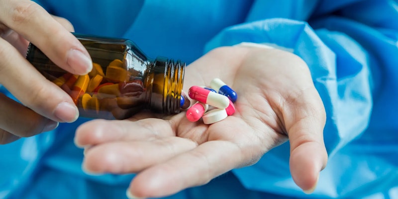 Meloxicam: Para que serve, efeitos colaterais e bula