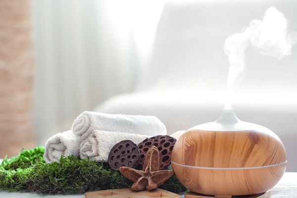 Aromaterapia: benefícios e como funciona