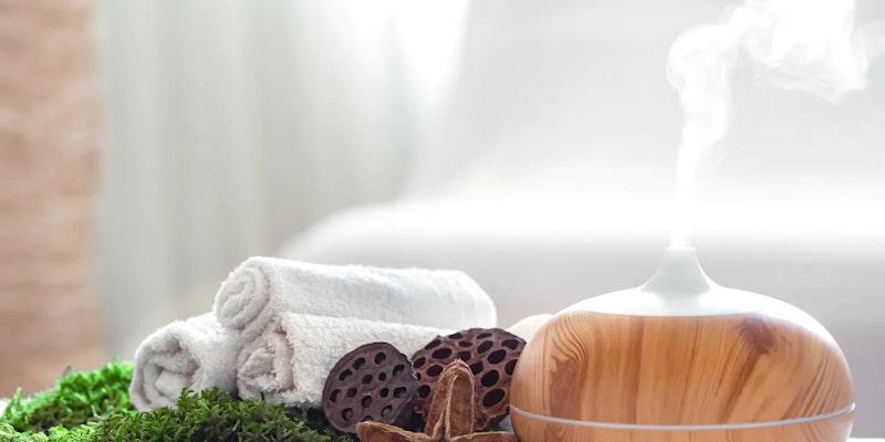 Aromaterapia: benefícios e como funciona