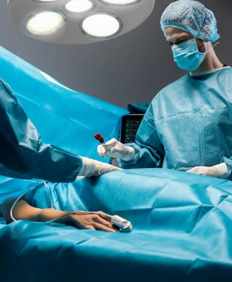 Traqueostomia: o que é, para que serve e cuidados