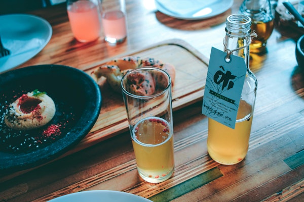 O que é Kombucha e quais seus benefícios para saúde?