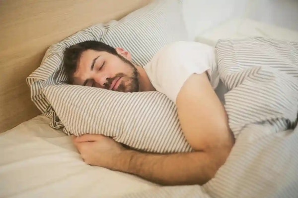 Acordar várias vezes durante a noite pode ser sinal de sono fragmentado?