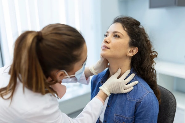 Hipertireoidismo explicado: entenda os sintomas e causas