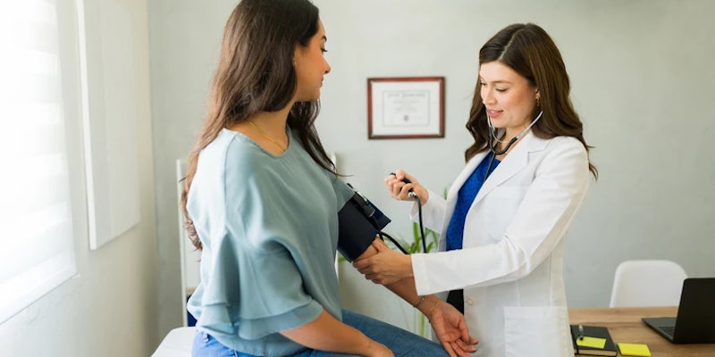 Benefícios da hidroclorotiazida: entenda quando o uso é indicado e seus efeitos no corpo