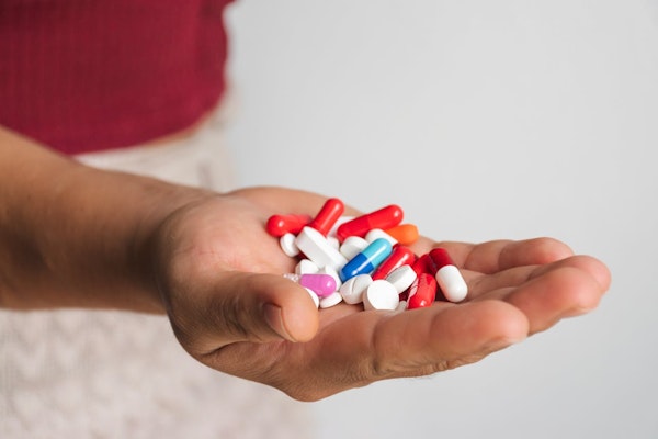 Automedicação: riscos e por que evitar