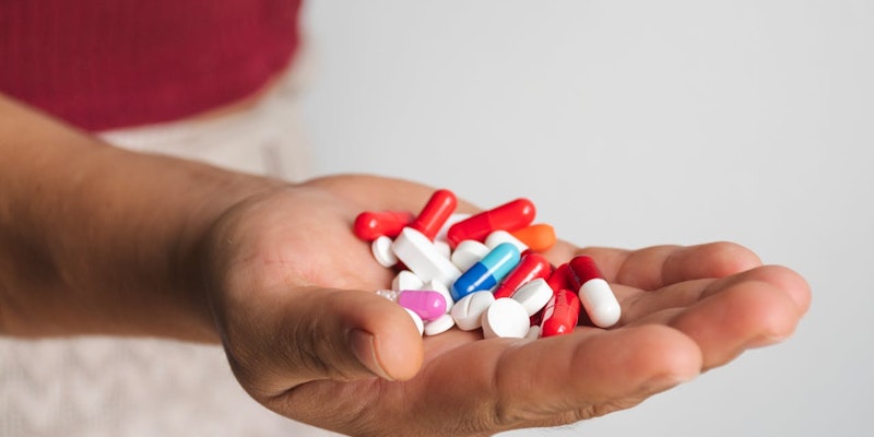Automedicação: riscos e por que evitar