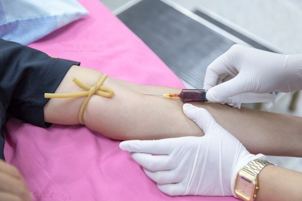 Trombocitopenia: o que significa ter plaquetas baixas e como cuidar da saúde do sangue