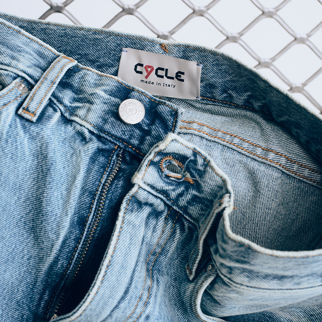 ○　イタリア製　サイクルCYCLE　MPT010クラッシュデニム　ジーンズ　28　デストロイド　約4万円　シビリア　ヤコブコーエン　○ graphzero(グラフゼロ) モーターサイクルコート