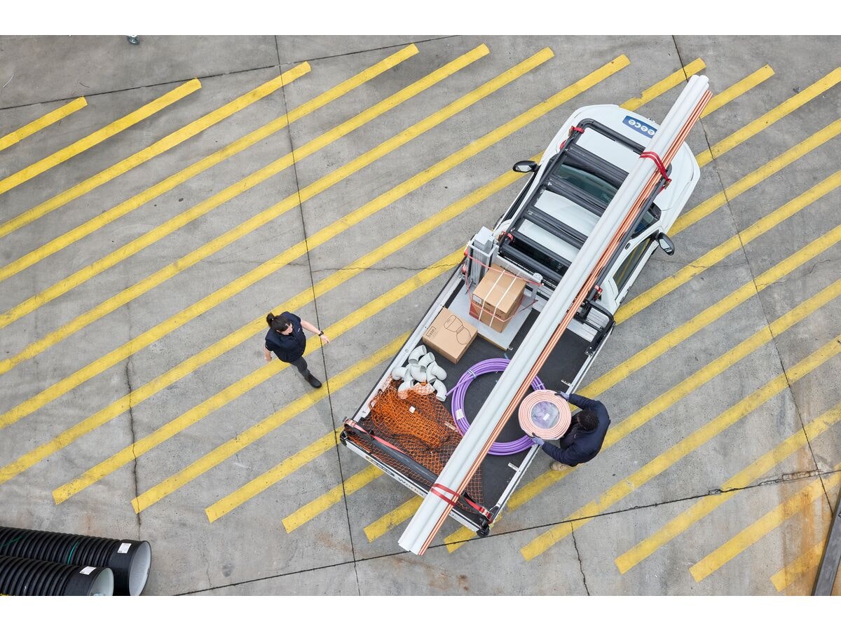 Correct and incorrect ways of loading a plumber's ute