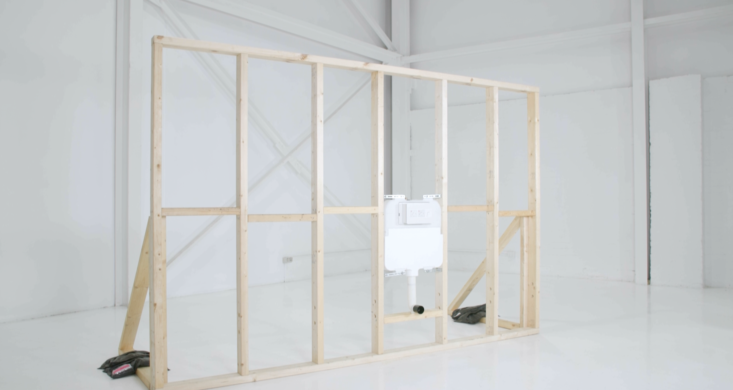 How to install a Hideaway+ in-wall cistern 