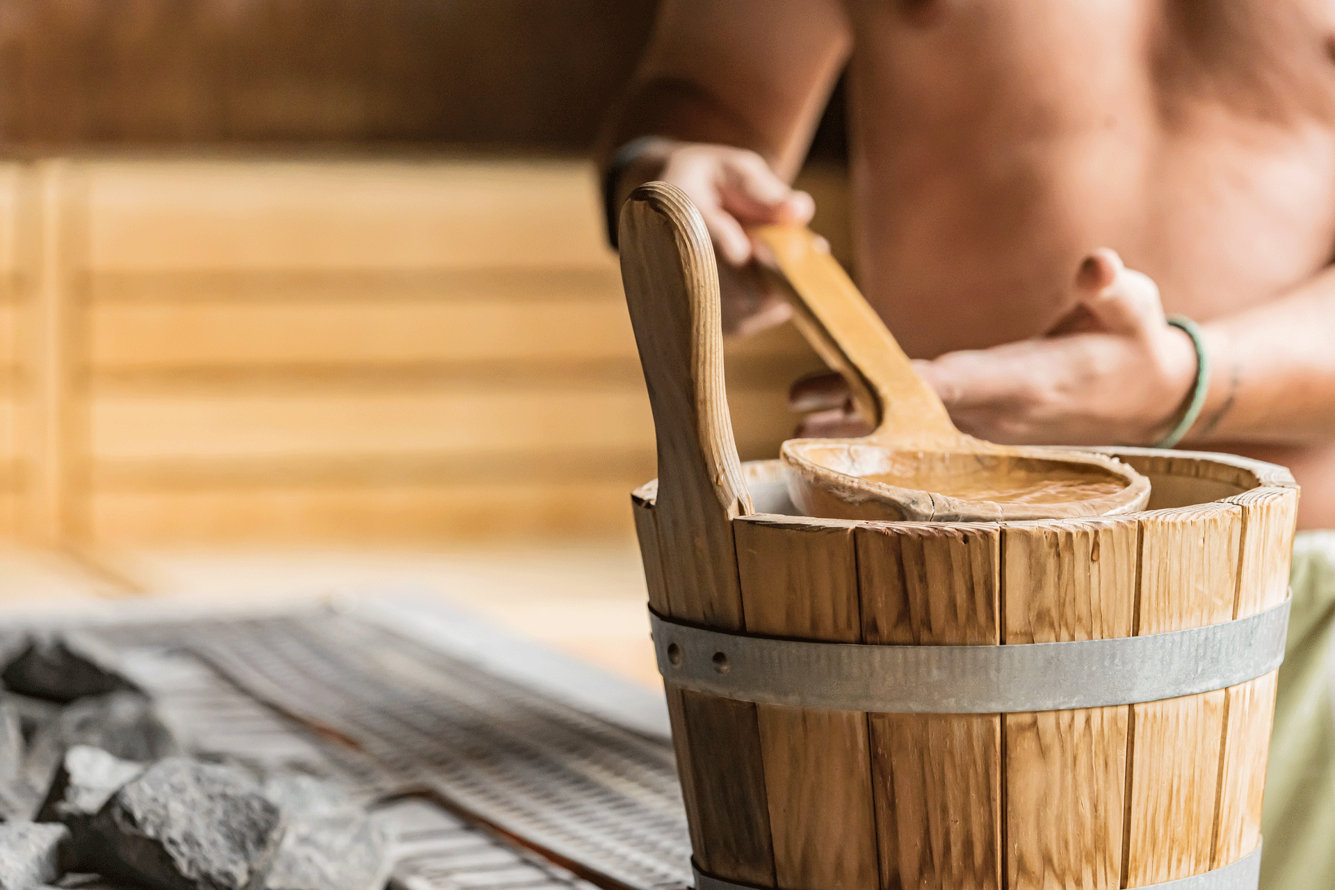 Finnische Sauna mit Saunaaufguss