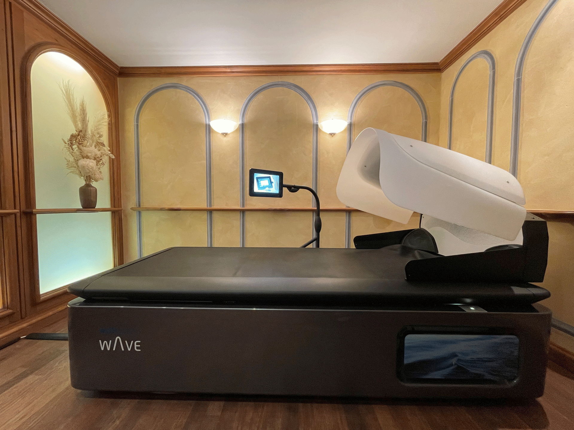 Chaise longue avec revêtement en caoutchouc et écran de protection blanc