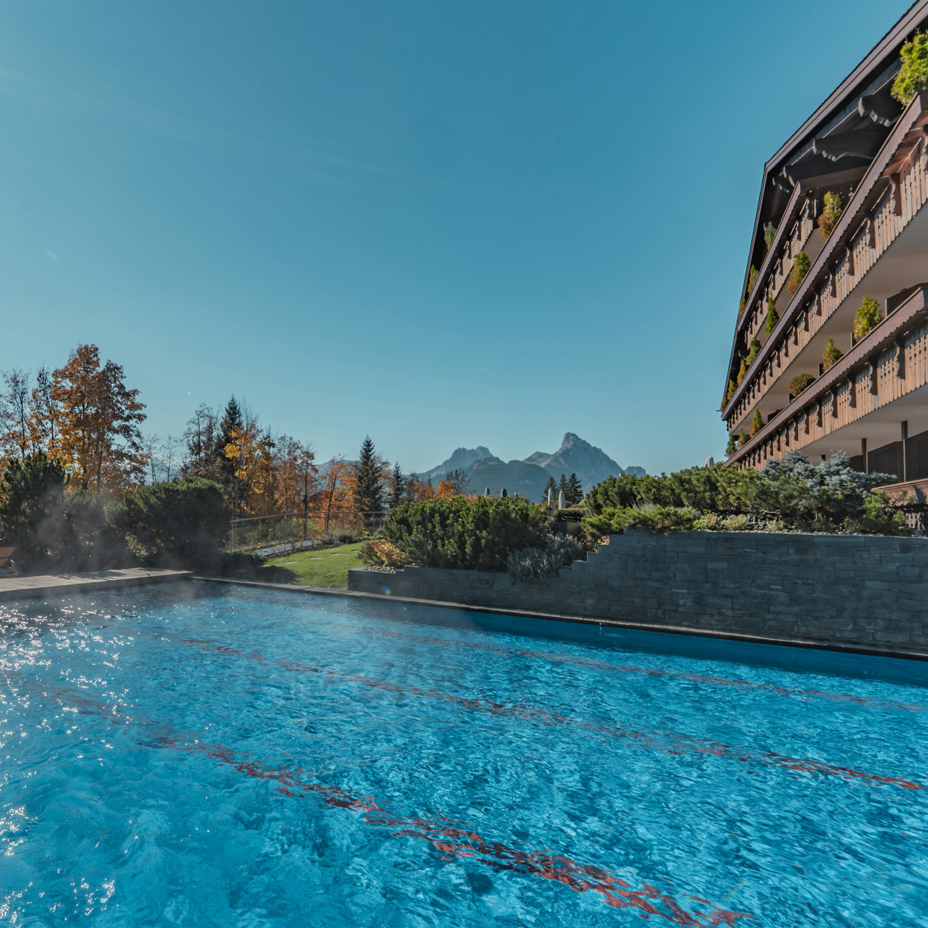 Aussensport-Pool im Herbst Aussicht vom Aussensport-Pool in den Herbst