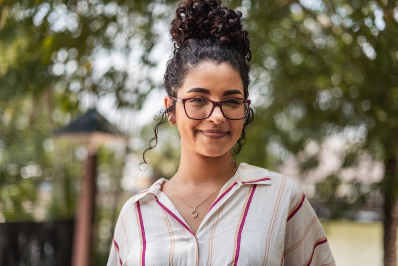 woman wearing glasses outide