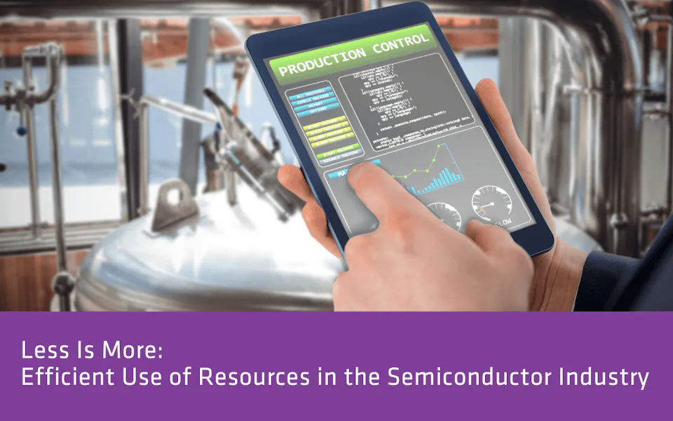 平板電腦顯示半導體行業中的生產控制數據，背景是工業設備設施，表達資源有效利用的概念。