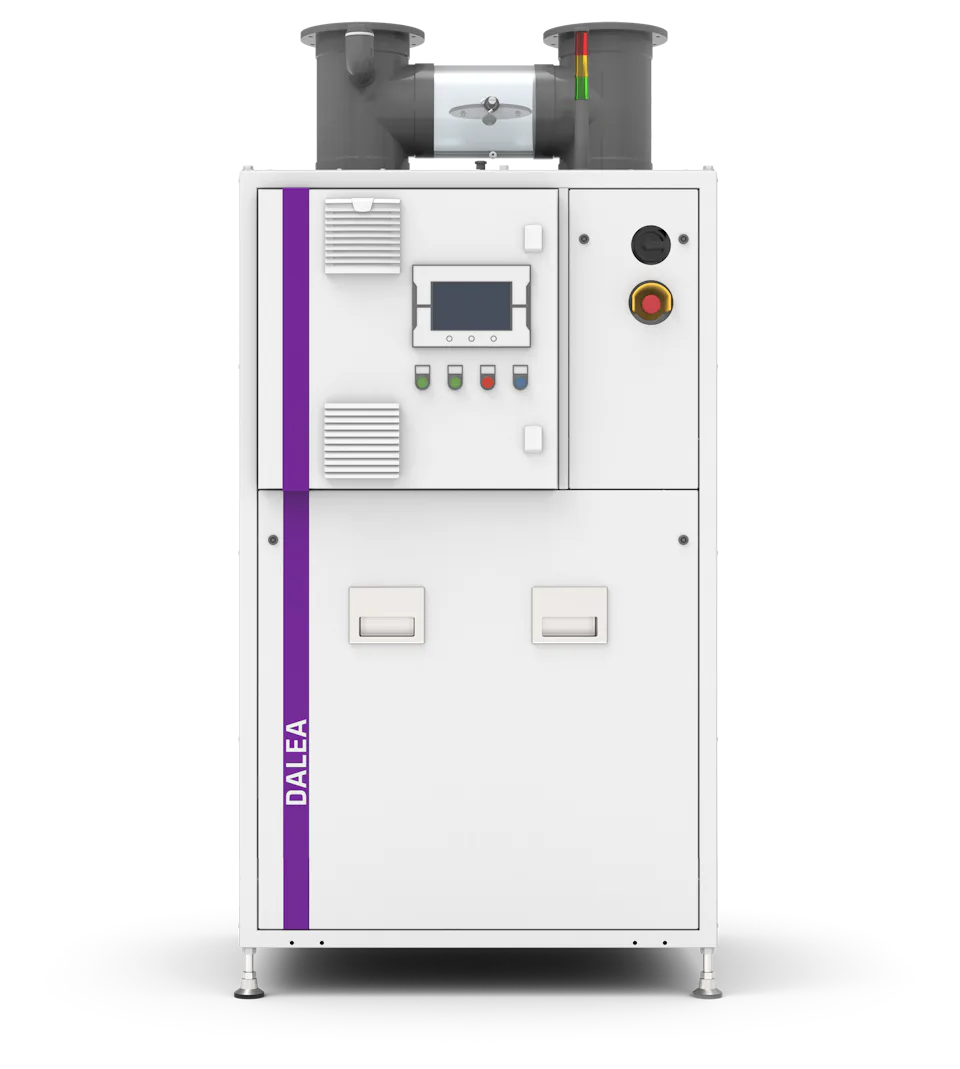 Das Bild zeigt eine weiße Industriemaschine mit einem Bedienfeld, das verschiedene Tasten, einen Bildschirm und Anzeigen aufweist, hervorgehoben durch einen vertikalen violetten Streifen und die Aufschrift „DALEA“.