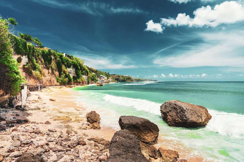 Magnifique plage de sable doré à Bali