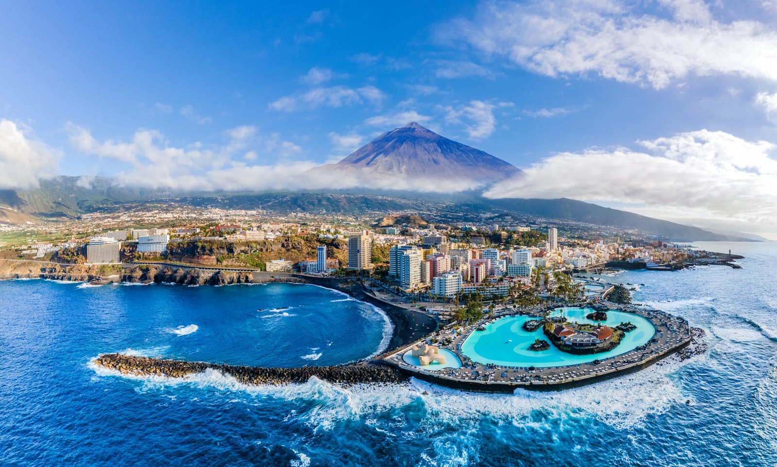 Puerto de la Cruz, Tenerife, avec le volcan Teide en arrière-plan
