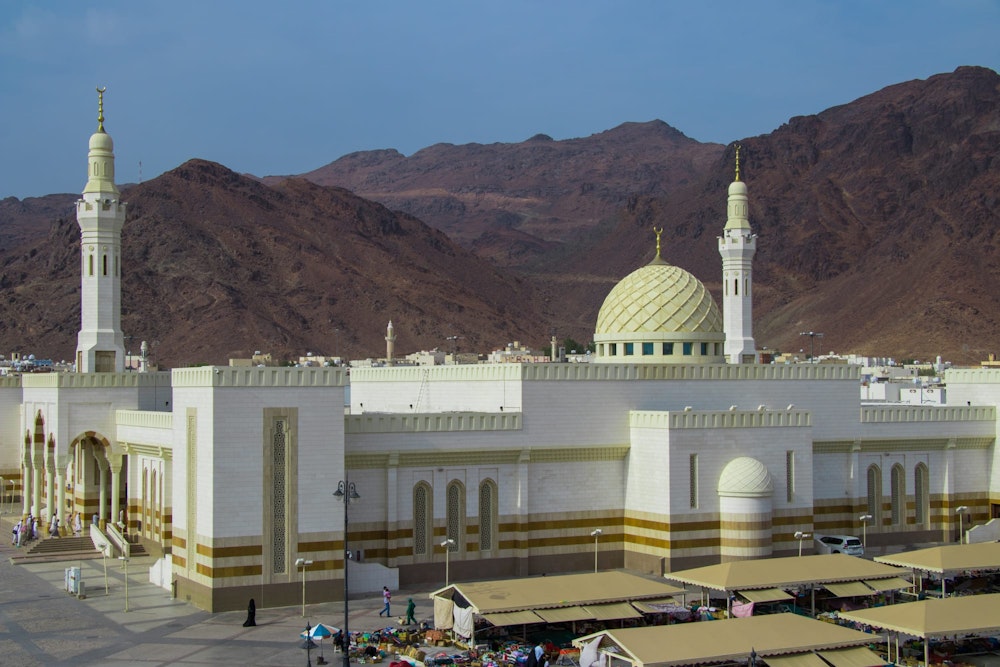 Masjid Sayyid al-Shuhada and cemetery at the foot on Mount Uhud