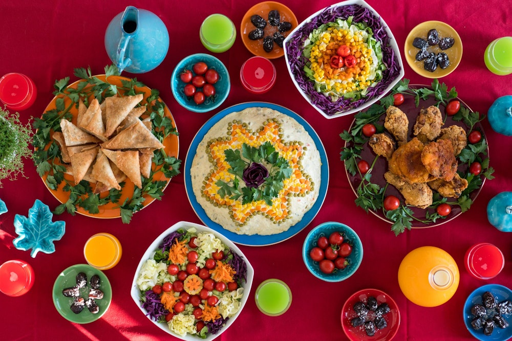 Beautifully decorated Iftar table in Abu Dhabi