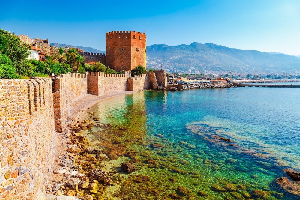 Château et Tour Rouge à Alanya