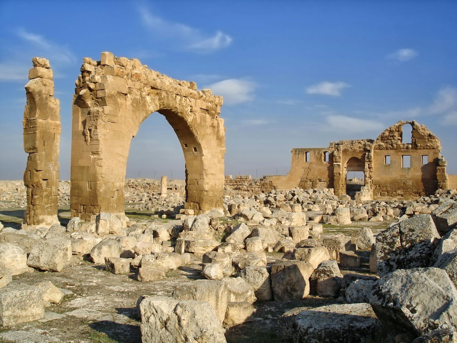 Ruines dans la plaine de Harran