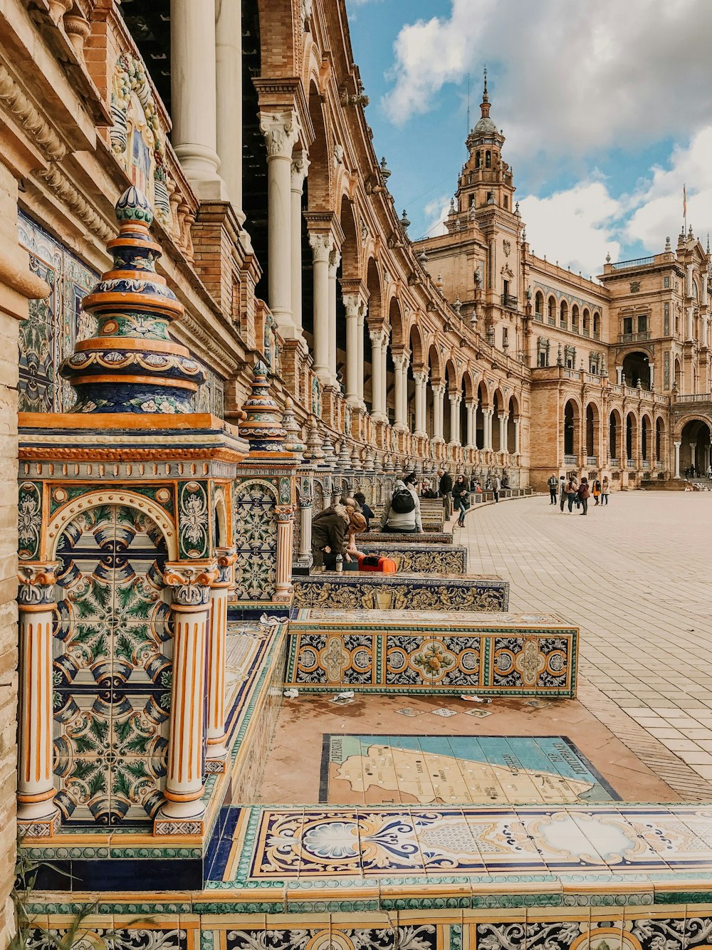 İspanya Meydanı (Plaza de España)