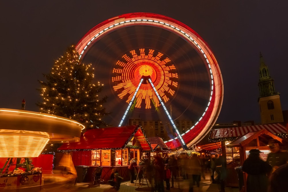 Crowds flock to the outdoor markets to shop and eat