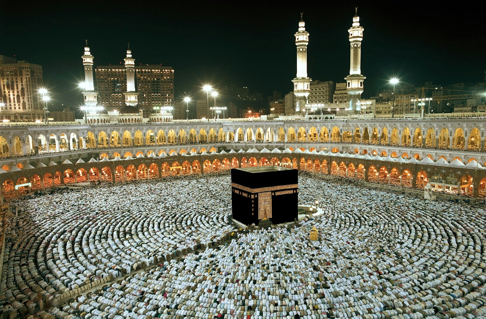 Des millions de musulmans se rassemblent pour prier à la Masjid al-Haram